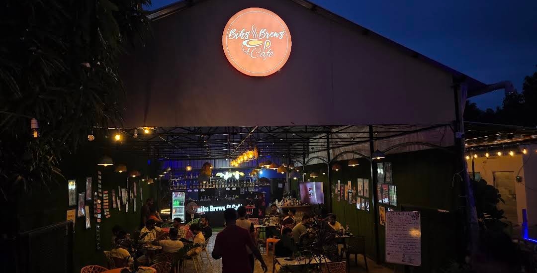 Nearby restaurant finder.